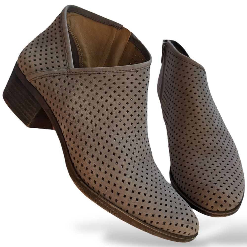 ▪️LUCKY BRAND Basel Perforated Leather Ankle Booties